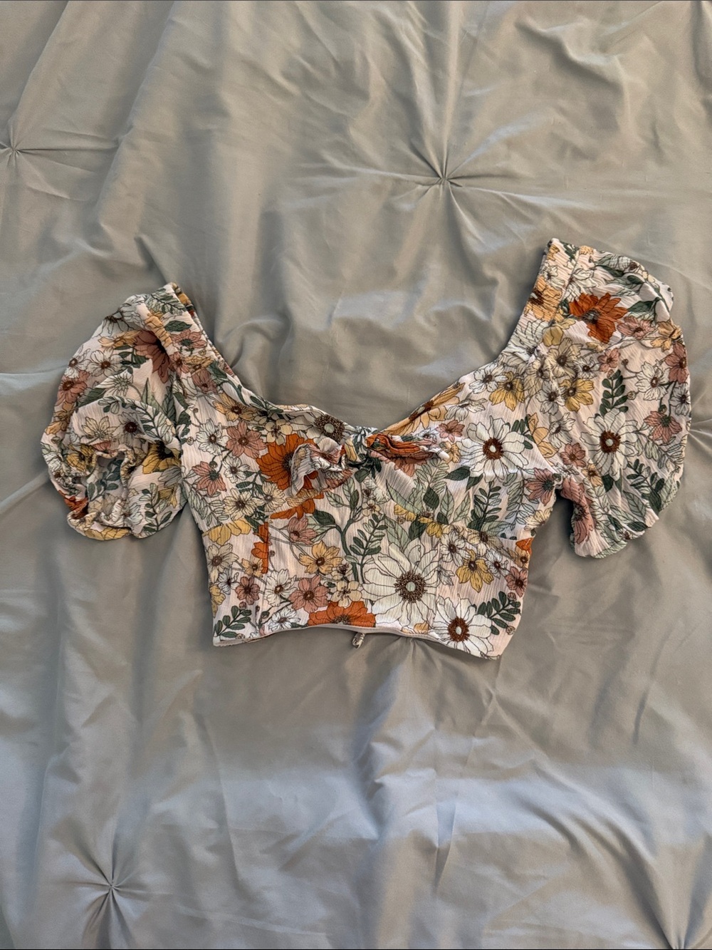 Floral Puff-Sleeve Crop Top with Open Back